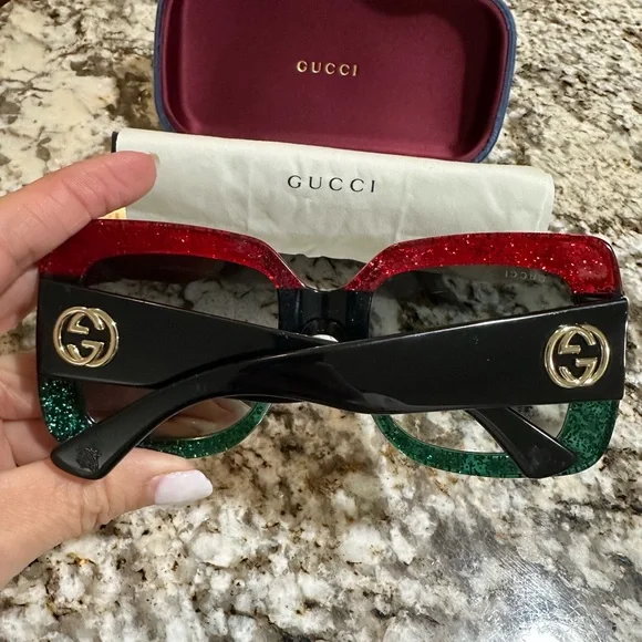 ‼️SOLD ‼️- Gucci Red and Green Designer Sunglasses - Picture 4 of 12